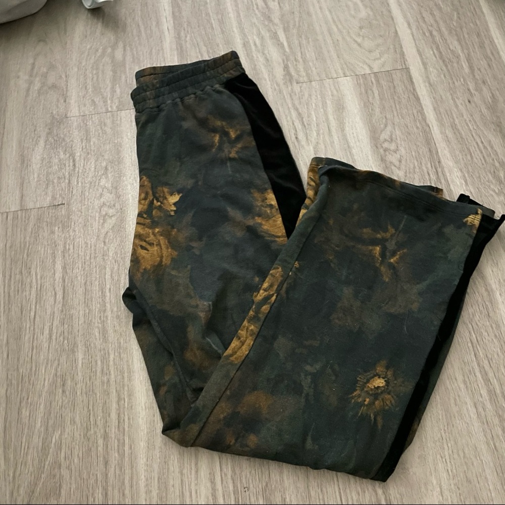 JOHNNY WAS Lucid Velvet Mix Sweatpant